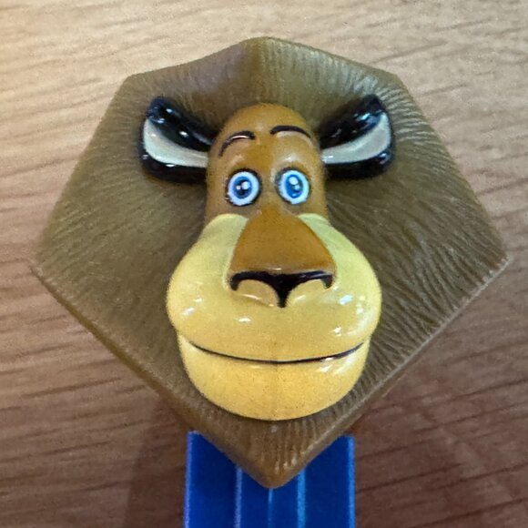 PEZ Candy Dispenser DreamWorks Madagascar Alex the Lion, Loose, Blue Stem, 2005 - Picture 7 of 15